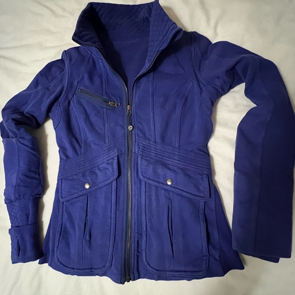 Beautiful Women’s Slim-Fit Blue Utility Jacket size 6